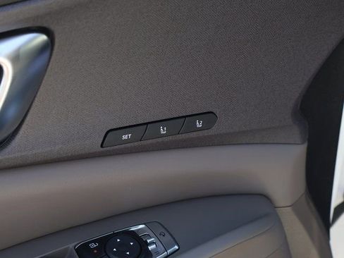 New 2026 Kia Carnival EX FWD image 17