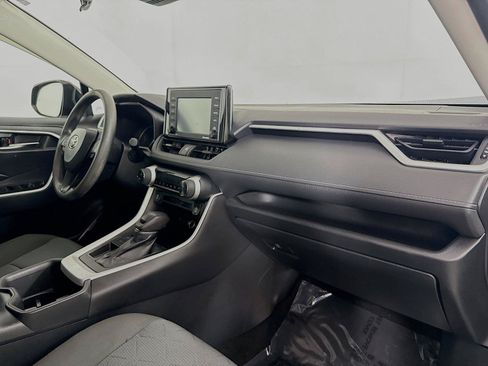 Used 2022 Toyota RAV4 XLE FWD image 43