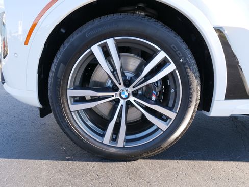 New 2026 BMW X7 xDrive40i w/ M Sport Package image 13