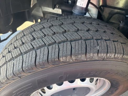 Used 2025 Mercedes-Benz Sprinter 2500 image 25