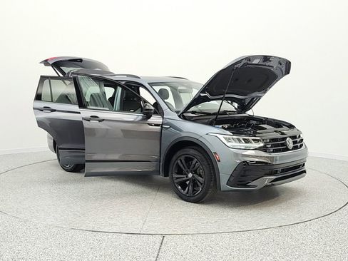Used 2024 Volkswagen Tiguan SE R-Line image 10