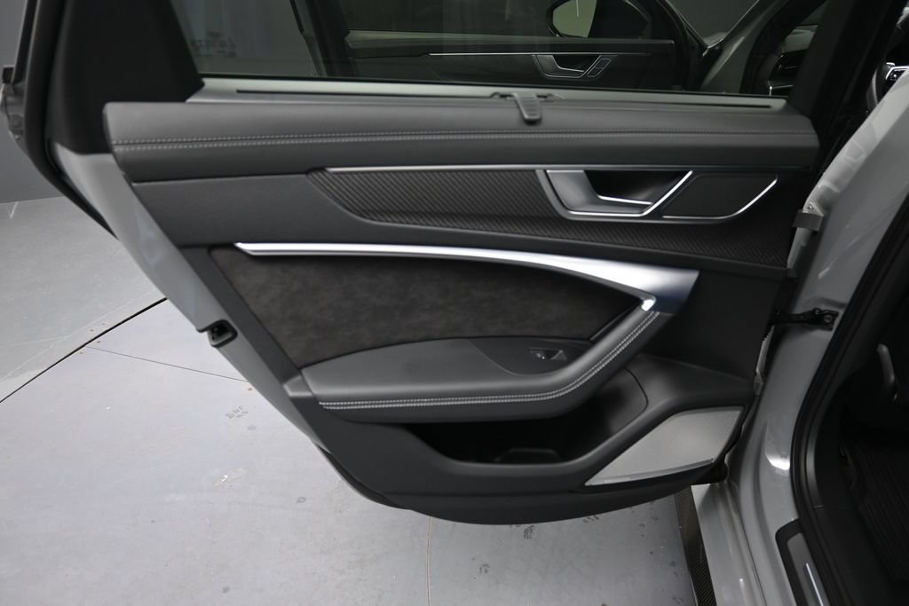 Used 2021 Audi RS 6 AWD/4WD image 27