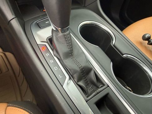 Used 2018 Chevrolet Equinox Premier image 30