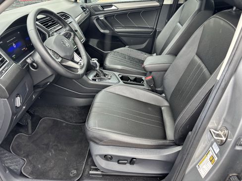 Certified 2023 Volkswagen Tiguan SE w/ Panoramic Sunroof Package image 15