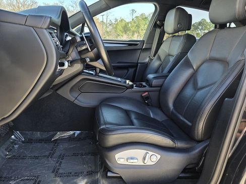 Used 2022 Porsche Macan image 11
