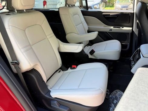 New 2026 Lincoln Aviator AWD image 16