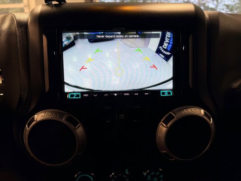 Used 2014 Jeep Wrangler Sahara w/ Connectivity Group image 38