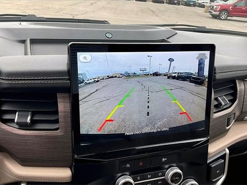 Used 2024 Ford Expedition Limited image 22