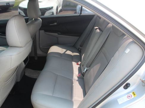 Used 2012 Toyota Camry LE FWD image 12