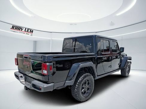 Used 2023 Jeep Gladiator Overland AWD/4WD image 3