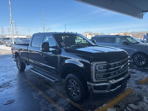 Used 2023 Ford F250 Lariat image 3