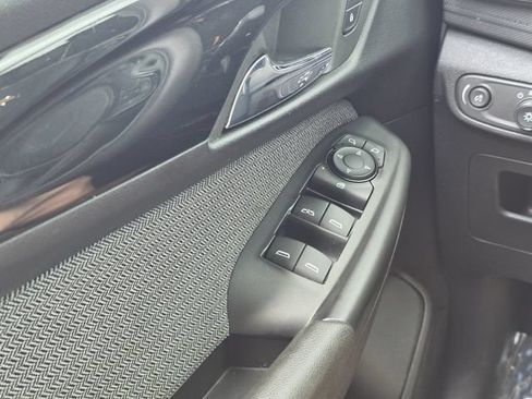 Used 2025 Chevrolet TrailBlazer LT AWD/4WD image 17