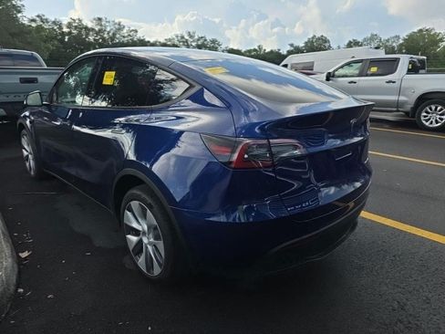 Used 2024 Tesla Model Y Long Range AWD/4WD image 4