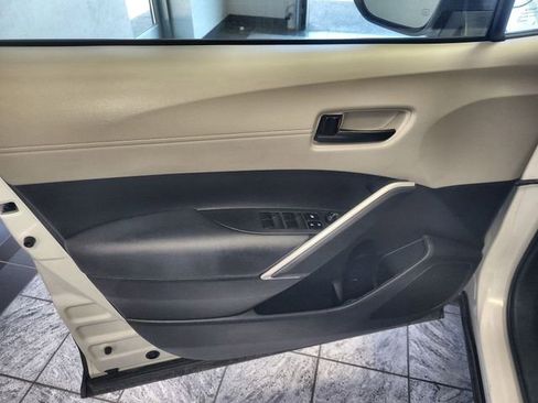 Used 2024 Toyota Corolla Cross LE FWD image 13