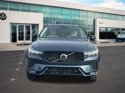 Used 2023 Volvo XC60 B6 Ultimate w/ Climate Package image 2