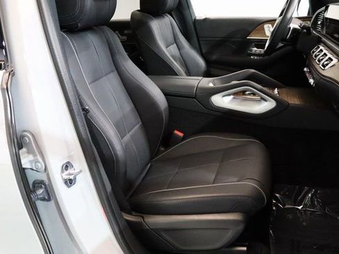 Used 2024 Mercedes-Benz GLS 580 4MATIC image 25
