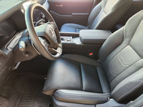 Used 2025 Lexus GX 550 w/ Accessory Package (2T) AWD/4WD image 15