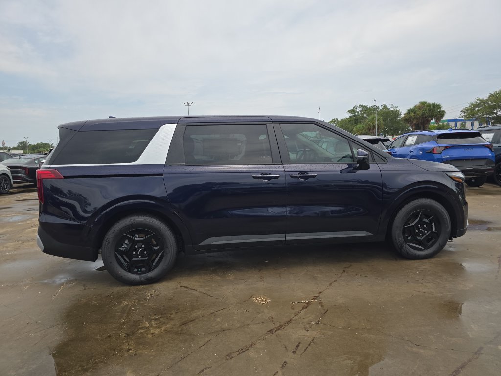 New 2027 Kia Carnival FWD image 9