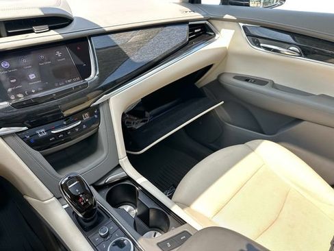 Used 2020 Cadillac XT6 Premium Luxury AWD/4WD image 34