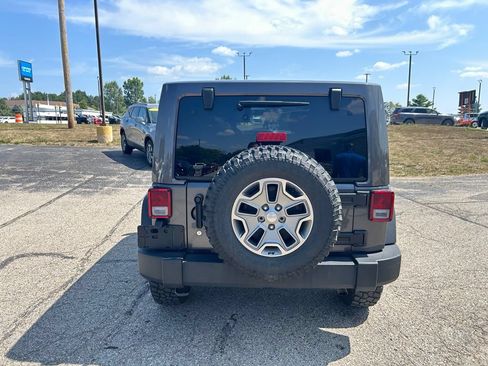 Used 2018 Jeep Wrangler Unlimited Rubicon w/ Cold Weather Group AWD/4WD image 4