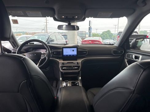 Used 2023 Ford Explorer XLT w/ Equipment Group 202A AWD/4WD image 16