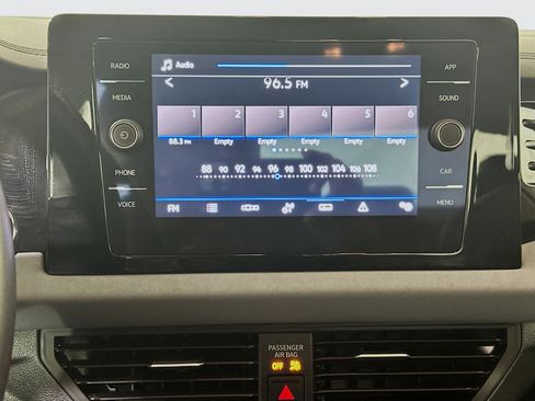 Used 2025 Volkswagen Jetta SE FWD image 24