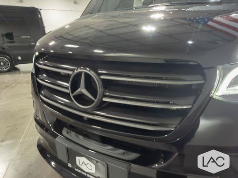 Used 2023 Mercedes-Benz Sprinter 2500 image 40