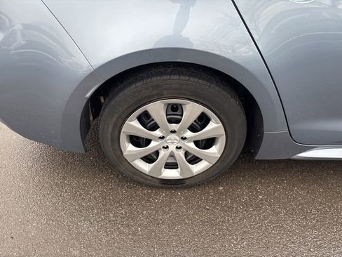 Used 2021 Toyota Corolla LE w/ Carpet Mat Package (TMS) image 11