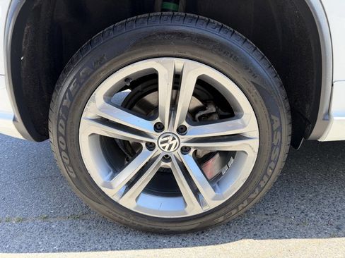 Used 2017 Volkswagen Tiguan Sport AWD/4WD image 13