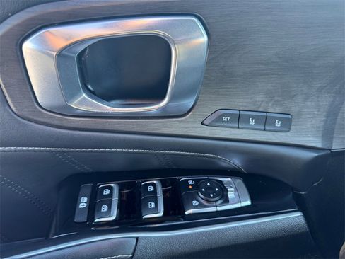 Used 2025 Kia Sorento SX Prestige image 20