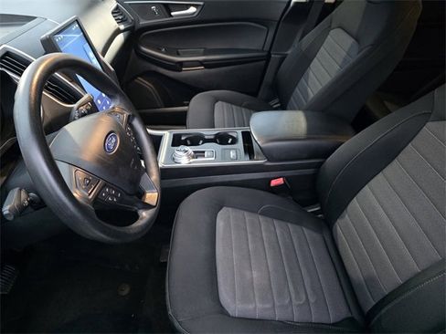 Used 2021 Ford Edge SE w/ Cargo Accessory Package image 9