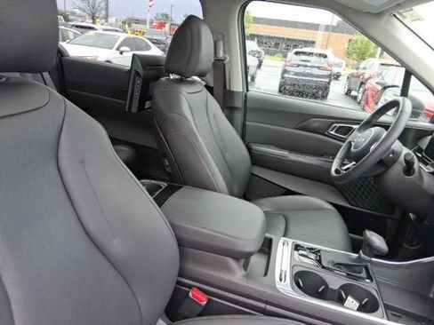 Used 2025 Kia Carnival SX FWD image 14