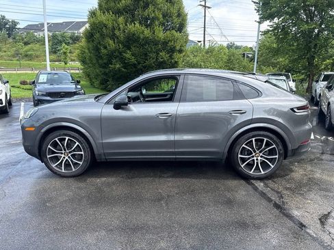 Used 2024 Porsche Cayenne Coupe AWD/4WD image 3
