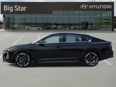 Used 2025 Kia K4 GT-Line w/ GT-Line Premium Package image 2