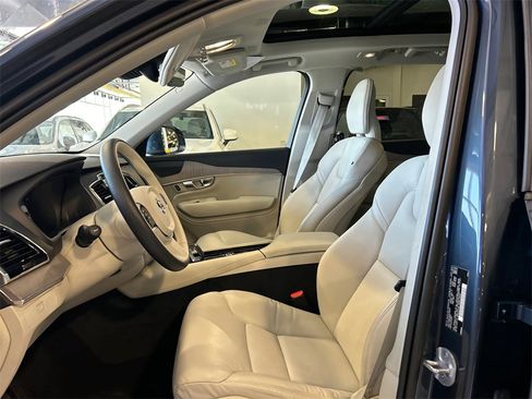 Certified 2024 Volvo XC90 B6 Plus w/ Protection Package Premier image 10