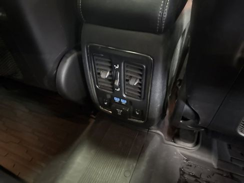 Used 2016 Jeep Grand Cherokee Overland image 22