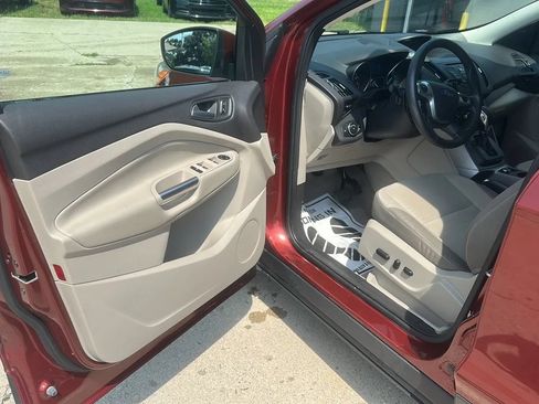 Used 2014 Ford Escape SE FWD image 9