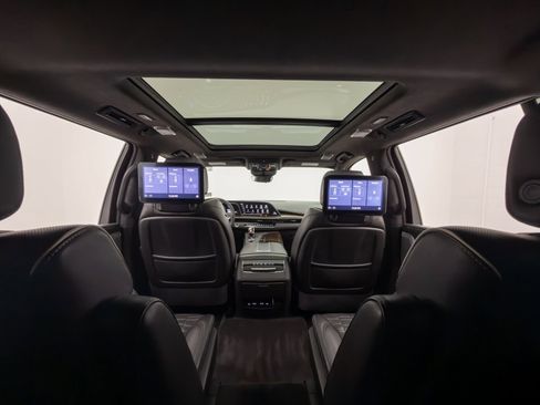 Used 2021 Cadillac Escalade Sport Platinum w/ Heavy-Duty Trailer Package image 5