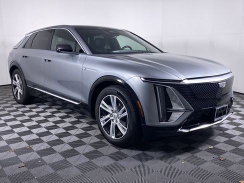 Certified 2024 Cadillac Lyriq Tech AWD/4WD image 42
