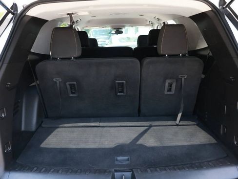 Used 2021 Chevrolet Traverse LS FWD image 34
