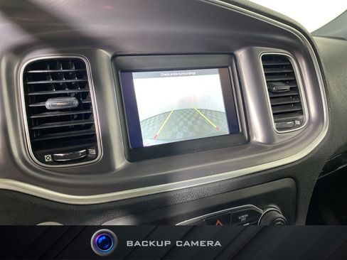 Used 2020 Dodge Charger SXT RWD image 4