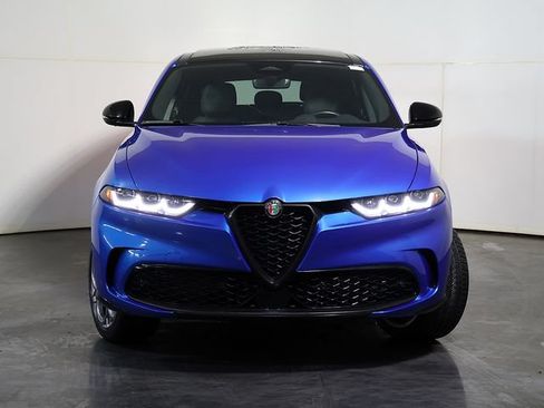Used 2024 Alfa Romeo Tonale Ti w/ Premium Interior Package AWD/4WD image 9
