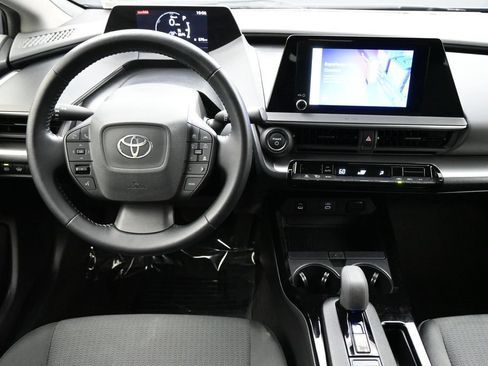 Used 2023 Toyota Prius LE FWD image 5