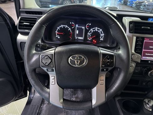 Used 2022 Toyota 4Runner SR5 AWD/4WD image 25