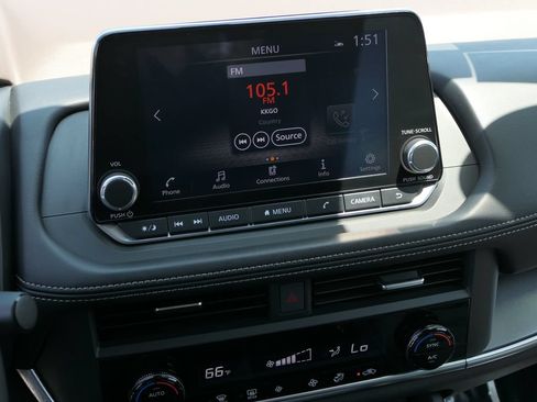 Used 2023 Nissan Rogue SV FWD image 17