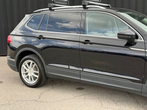 Used 2022 Volkswagen Tiguan SE AWD/4WD image 5