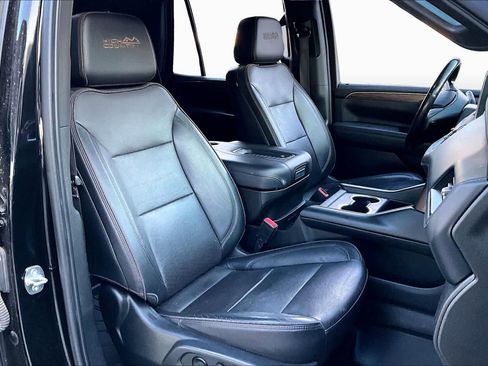 Used 2022 Chevrolet Tahoe High Country AWD/4WD image 12
