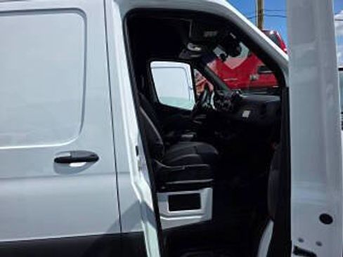 Used 2025 Mercedes-Benz Sprinter 2500 image 12