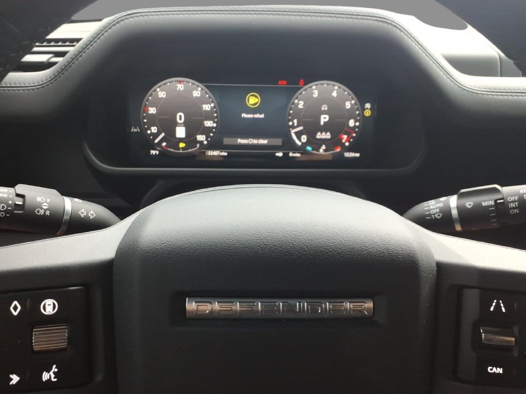 Used 2025 Land Rover Defender 110 X-Dynamic SE AWD/4WD image 22