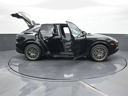 Used 2022 Porsche Cayenne Platinum Edition AWD/4WD image 34